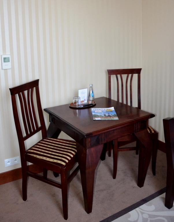 Hotel Nowodworski Legnica Oda fotoğraf