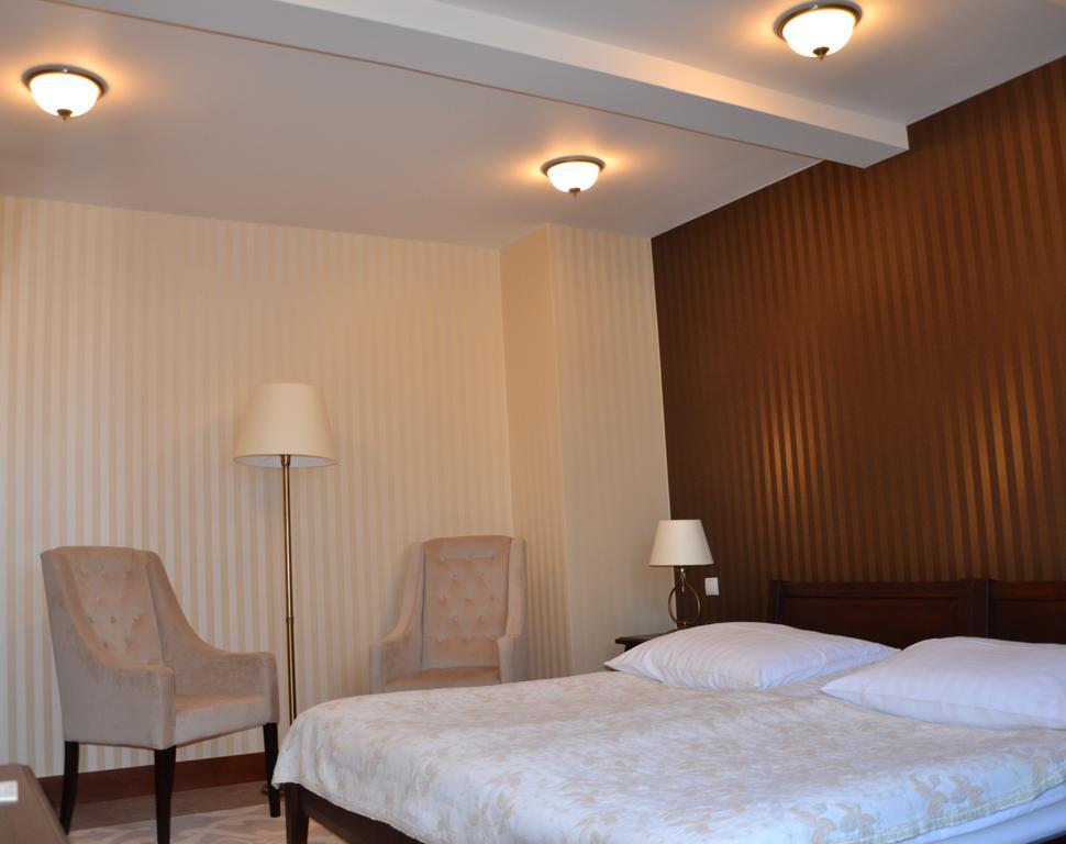 Hotel Nowodworski Legnica Oda fotoğraf