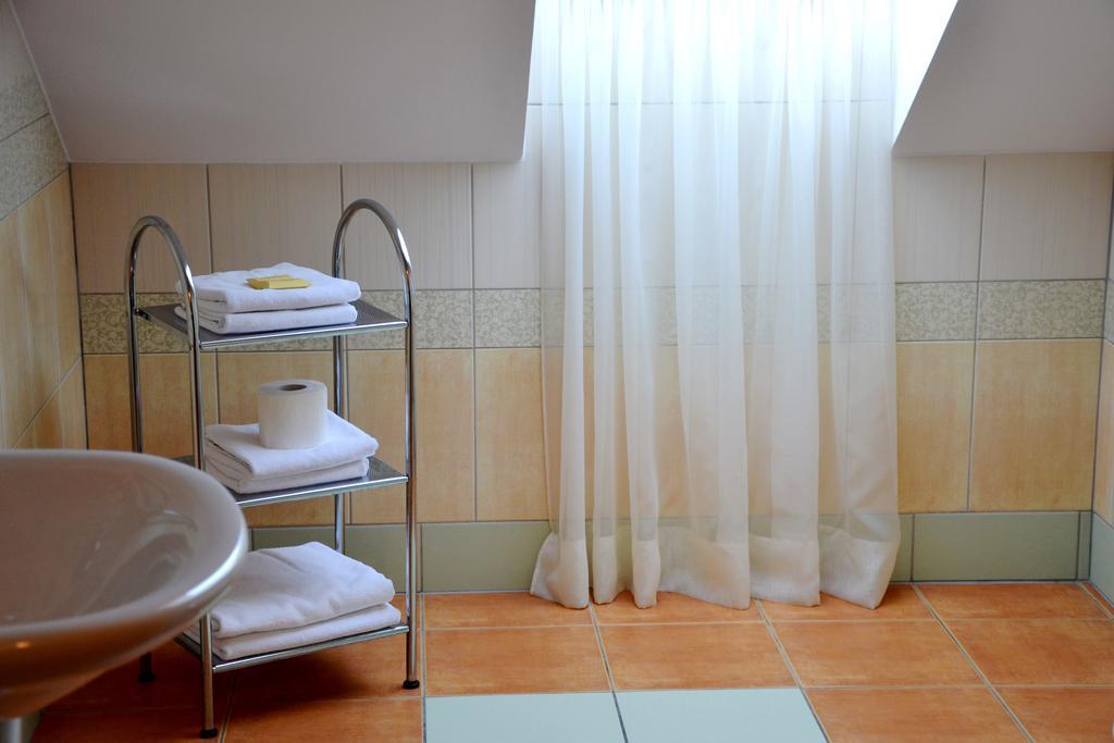Hotel Nowodworski Legnica Oda fotoğraf