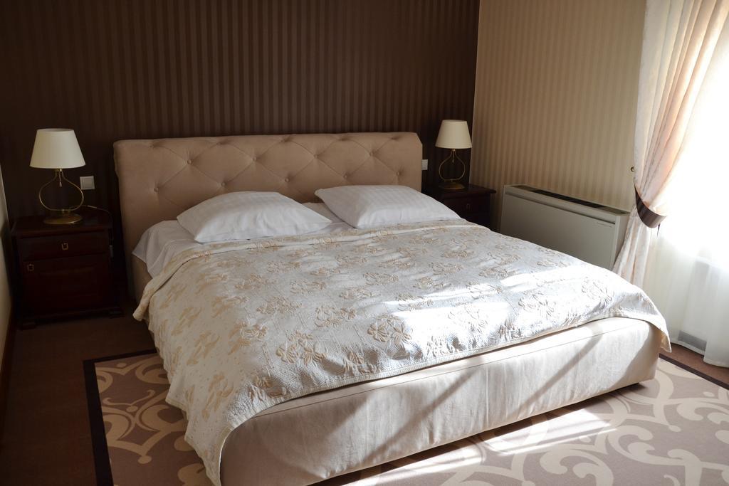 Hotel Nowodworski Legnica Dış mekan fotoğraf