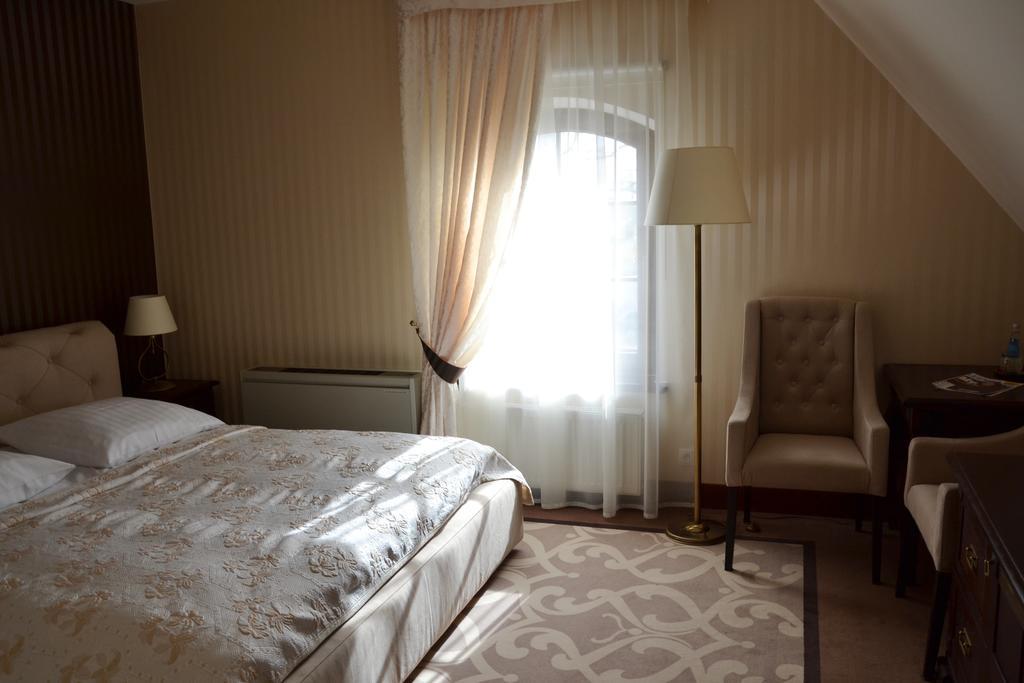 Hotel Nowodworski Legnica Dış mekan fotoğraf