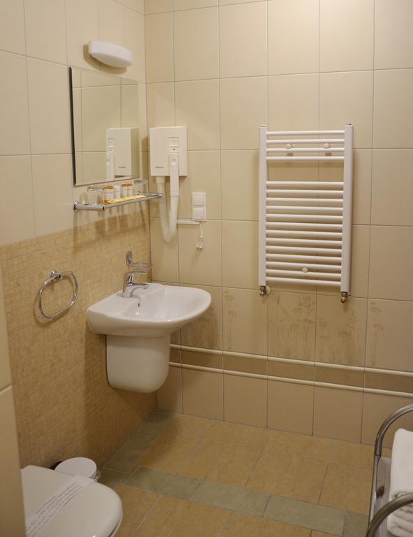 Hotel Nowodworski Legnica Dış mekan fotoğraf