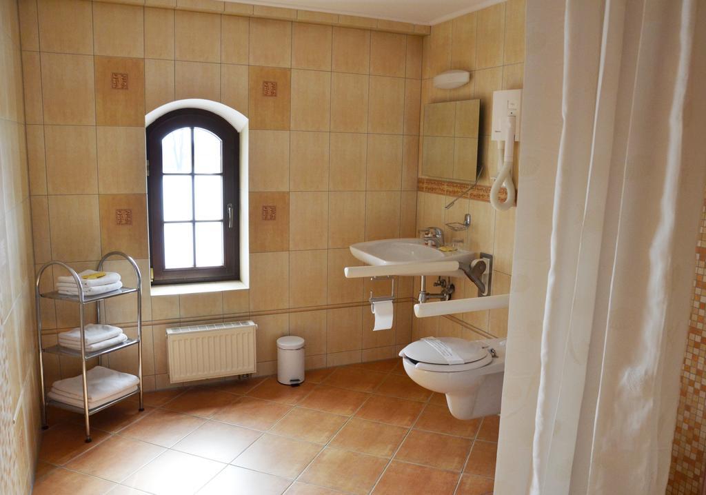 Hotel Nowodworski Legnica Dış mekan fotoğraf