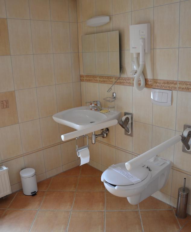 Hotel Nowodworski Legnica Dış mekan fotoğraf