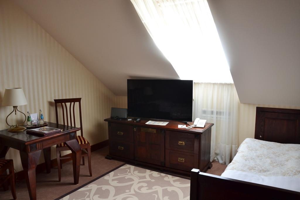 Hotel Nowodworski Legnica Dış mekan fotoğraf