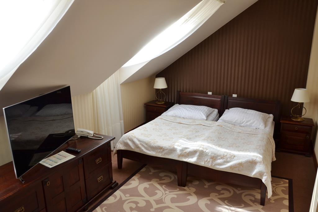 Hotel Nowodworski Legnica Dış mekan fotoğraf