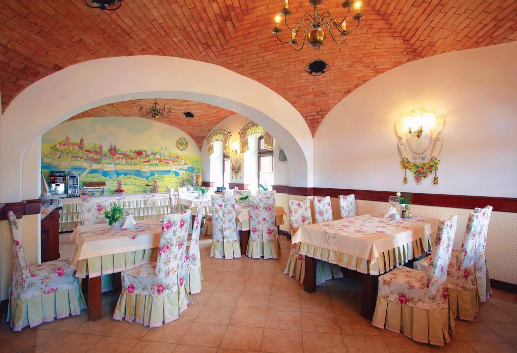 Hotel Nowodworski Legnica Dış mekan fotoğraf